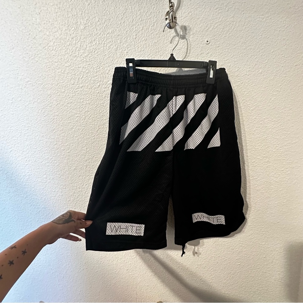 off white shorts size m